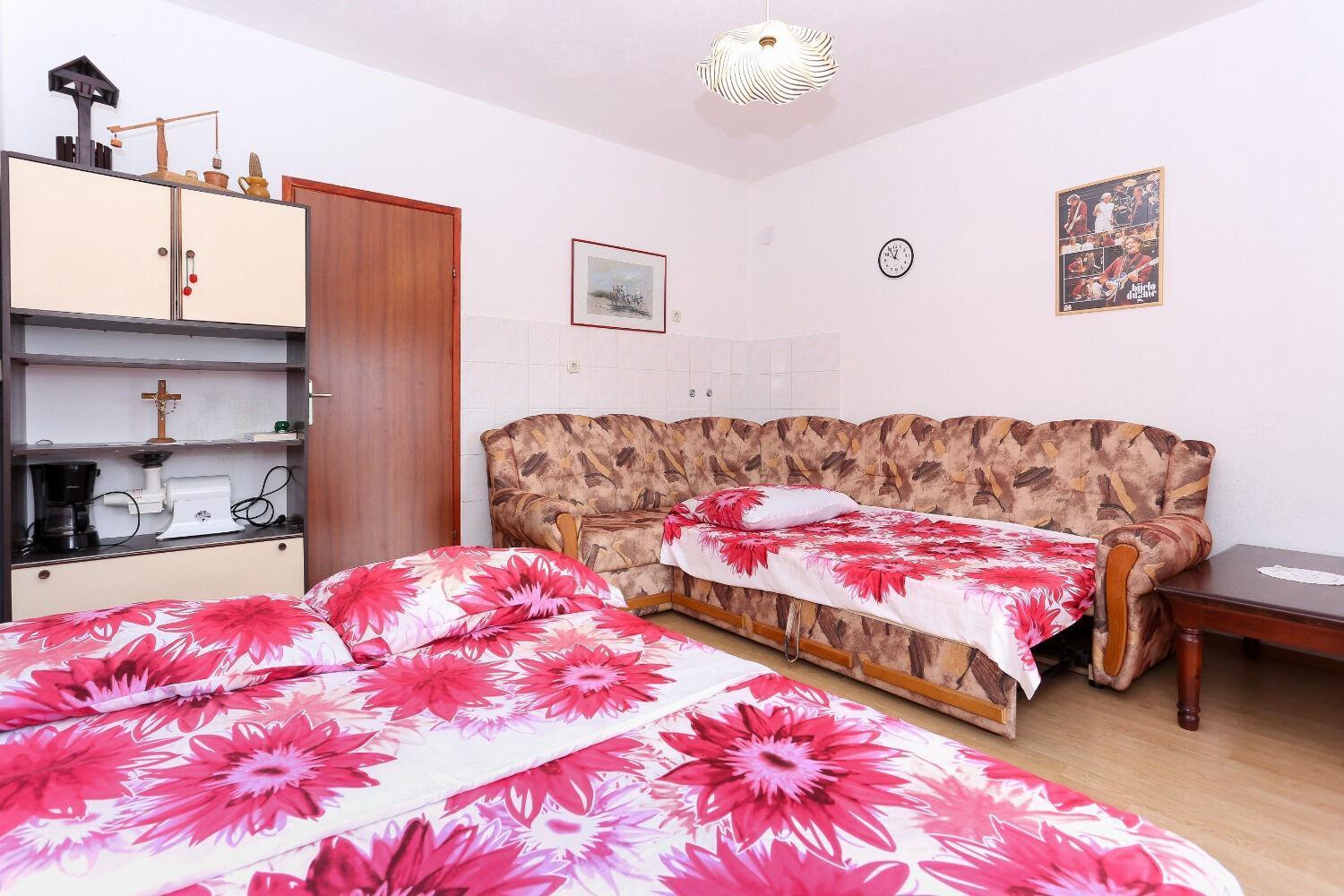 Holiday Home Marcelo-With Terrace Vinisce Bagian luar foto