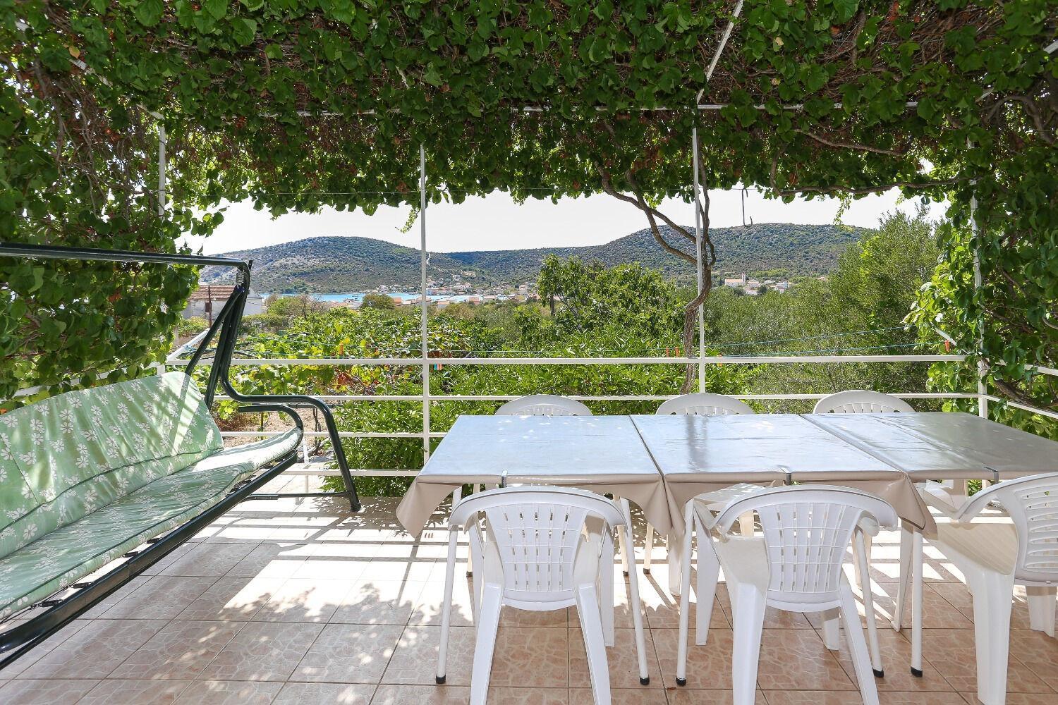 Holiday Home Marcelo-With Terrace Vinisce Bagian luar foto