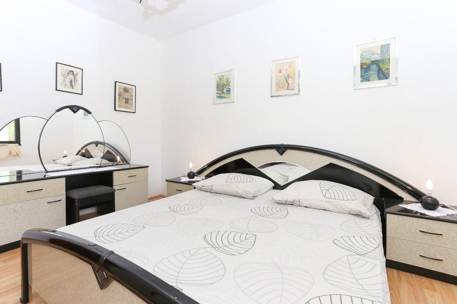 Holiday Home Marcelo-With Terrace Vinisce Bagian luar foto
